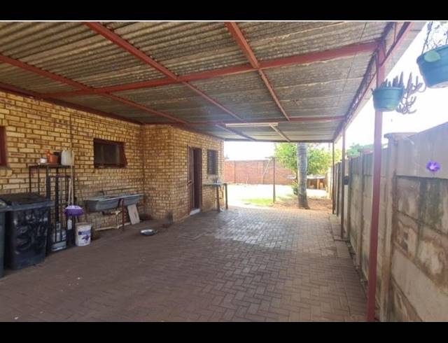 4 BEDROOM HOUSE FOR SALE IN LAUDIUM